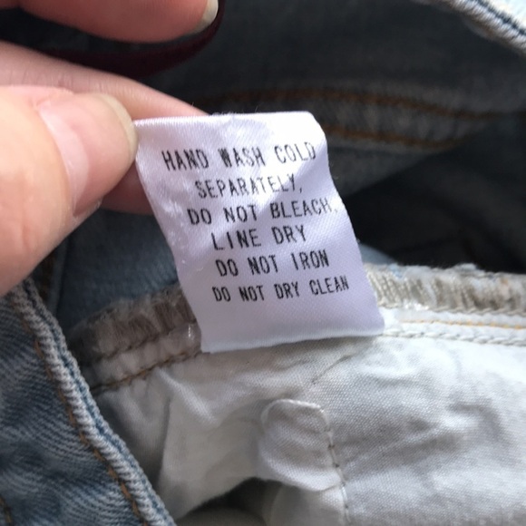 Signature 8 FRAYED DENIM SHORTS frayed hem light wash Small - Picture 14 of 14